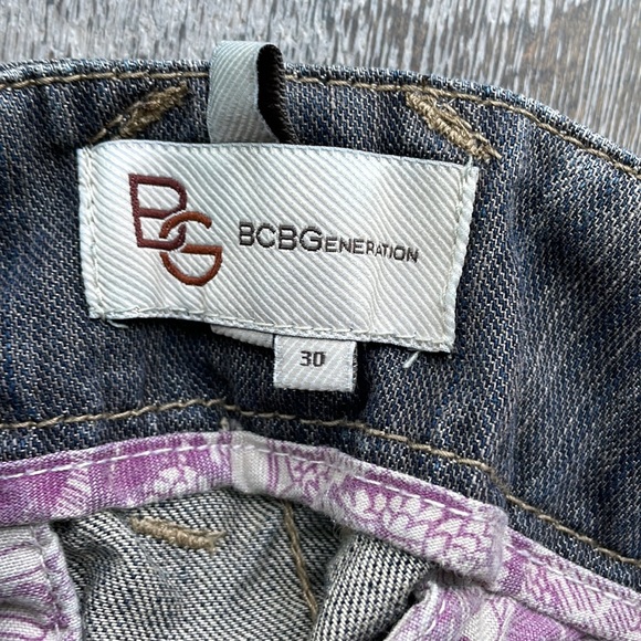 Like new BCBGeneration denim micro mini skirt 🌸 - Picture 3 of 7